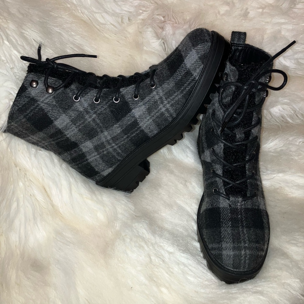 Indigo Rd. Izma Lace- Up Leather Cold Weather Combat Boots, Multi-Fabric